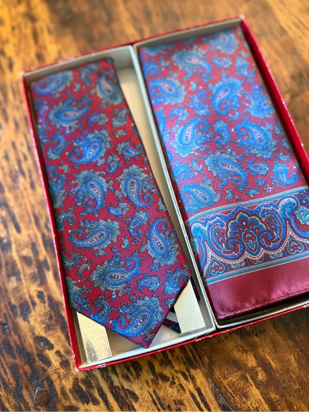 Men's Burgundy Paisley Tie and Pocket Square Set - Picture 5 of 5